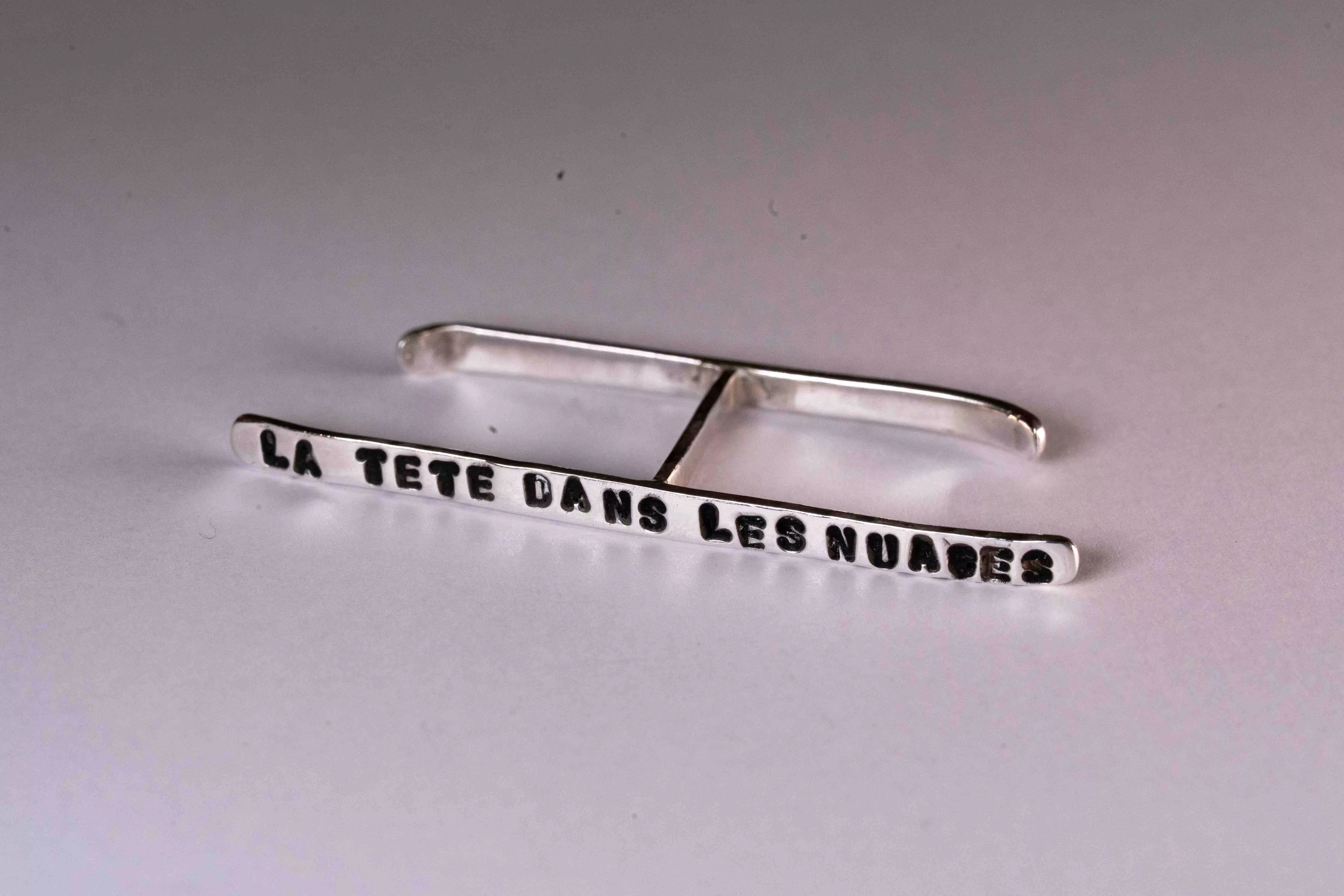 Le H